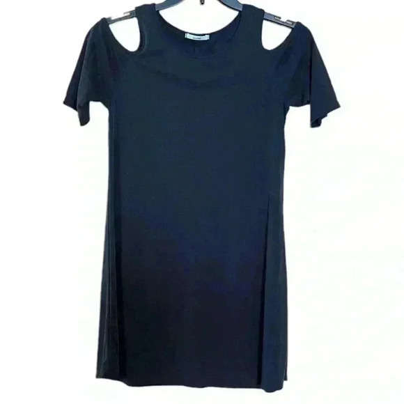 Acemi Cold Shoulder Black Dress Final Markdown - Picture 1 of 8